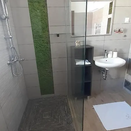Apartament Bibic A *